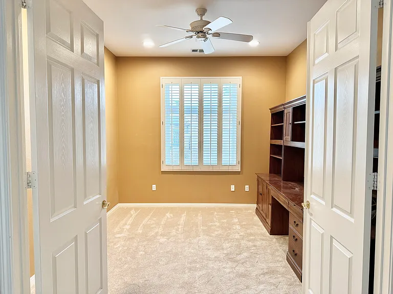 OFFICE WITH DOUBLE DOORS