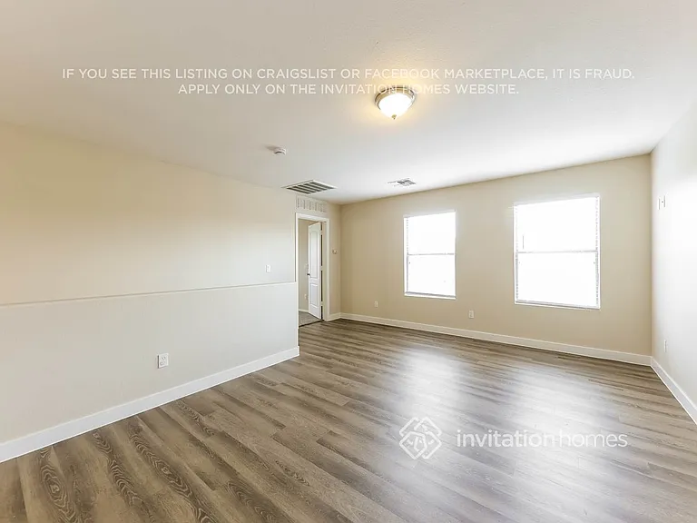 17049 W Marshall Ln — Photo 4