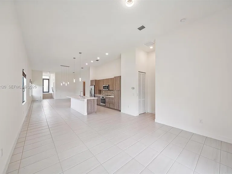 7635 NW 103rd Pl — Photo 28