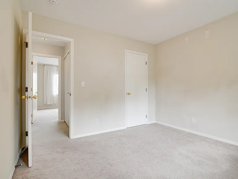 16920 Tulip Ln — Photo 33