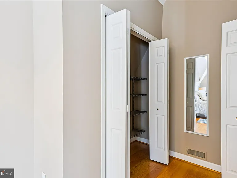 116 N Union St — Photo 37
