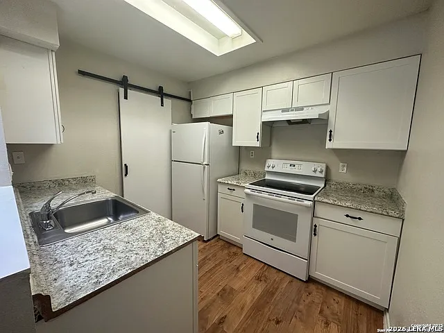 1554 Pams Path — Photo 4