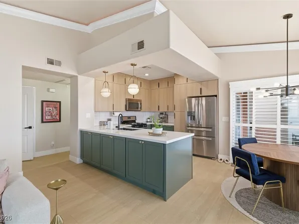 7700 Constanso Ave Unit 203, Las Vegas, NV 89128