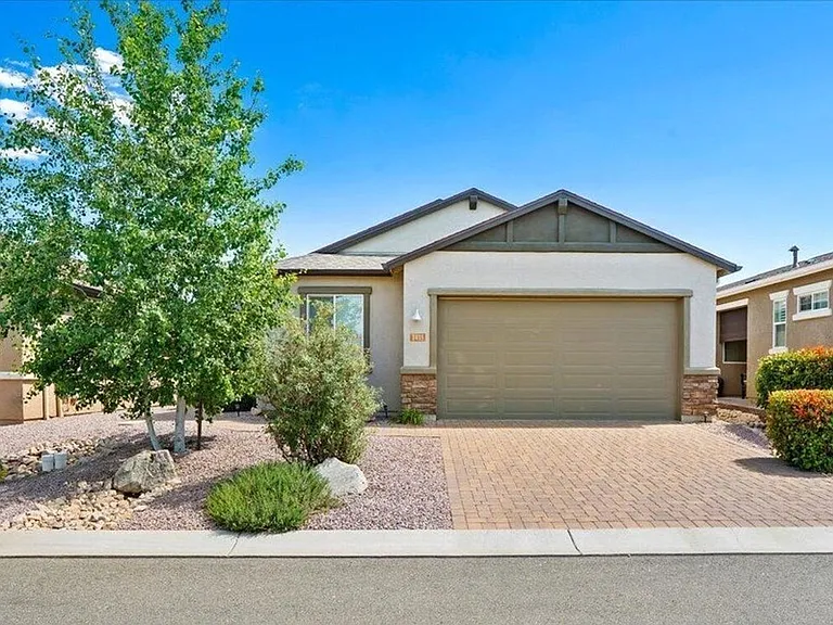 1415 Starling St — Photo 1