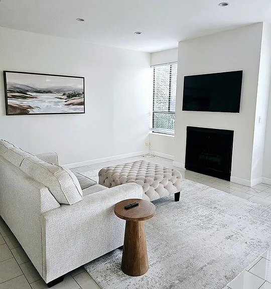 12115 San Vicente Blvd #309 — Photo 3