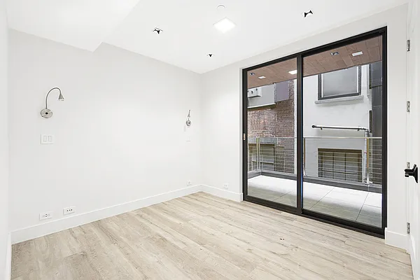 Rented by Compass | media 30