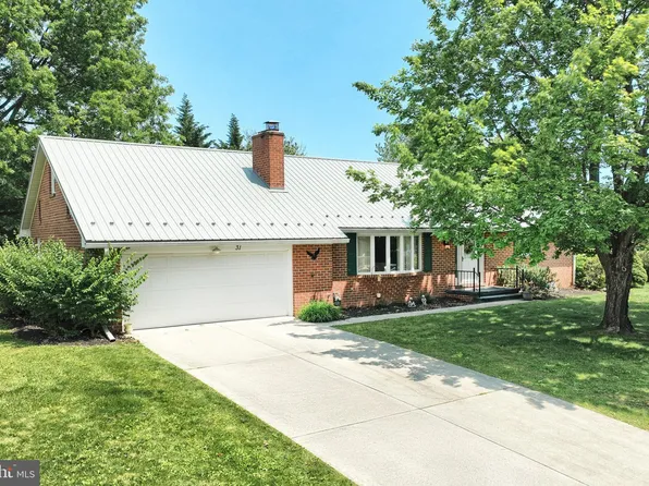 31 Ditzler Ave, Biglerville, PA 17307