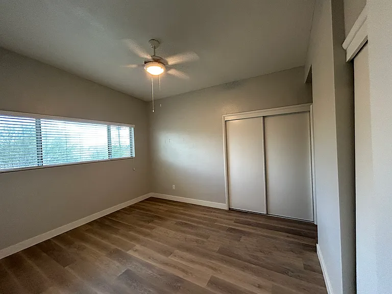 Skylar Apartments — Photo 24