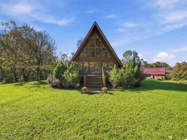 122 Hummel Dr, Industry, PA 15052