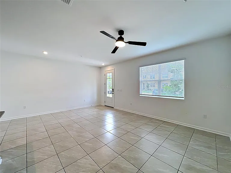 9848 Walkway Dr — Photo 4