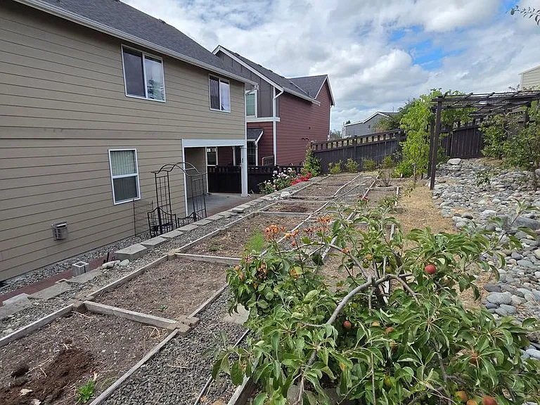 2524 Jacaranda Ave — Photo 46