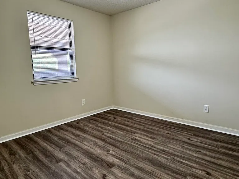 710 Patton Cir #6 — Photo 3