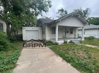 804 E 6th Ave, Hutchinson, KS 67501