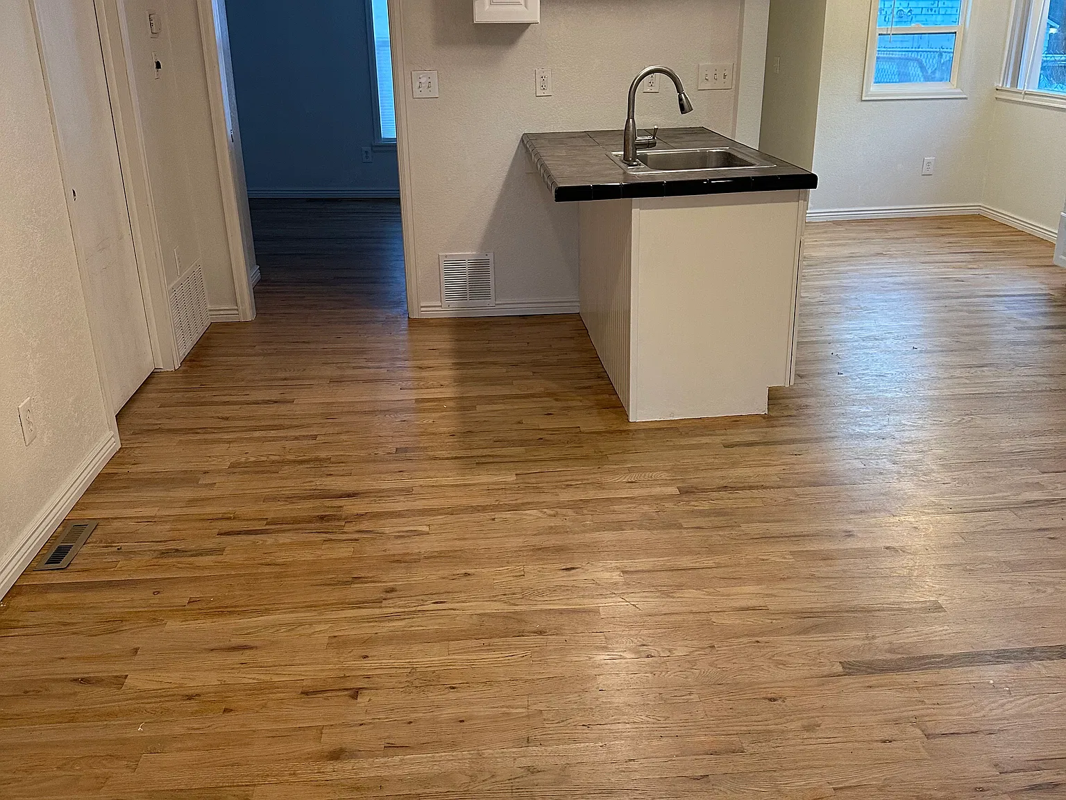 1 bed, 727 sqft, $1,695 — Photo 4