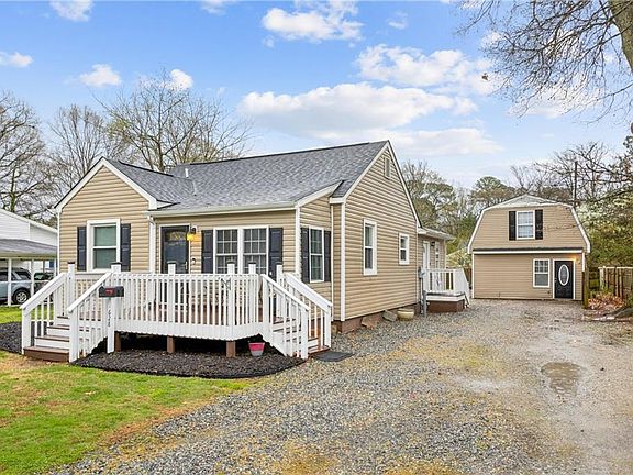 2nd image of 628 Decatur St