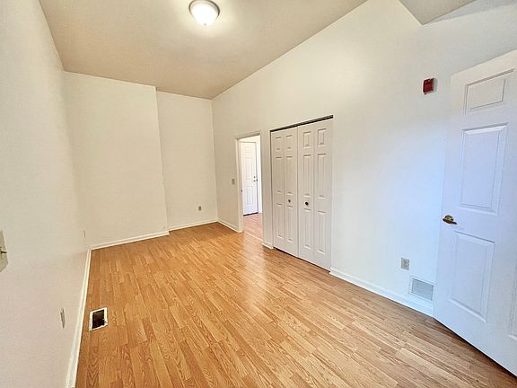 3rd image of 1718-34 E Lafayette Pl #1728-01