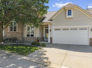 6755 Village Walk Ln, Deforest, WI
