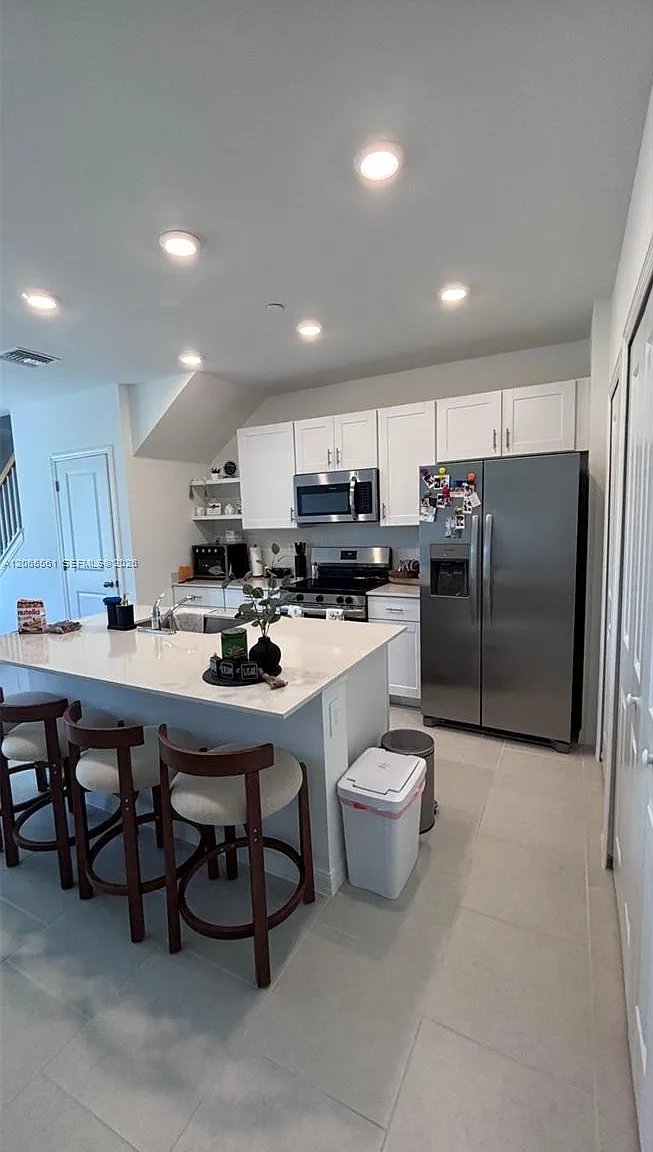 3 bed, 2.5 bath, $1,800 — Photo 4