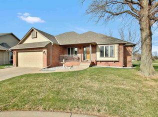 2326 N High Point Ct, Wichita, KS 67205
