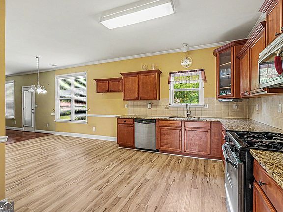 2nd image of 1420 Rose Terrace Cir