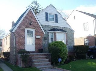 6944 181st St, Fresh Meadows, NY 11365