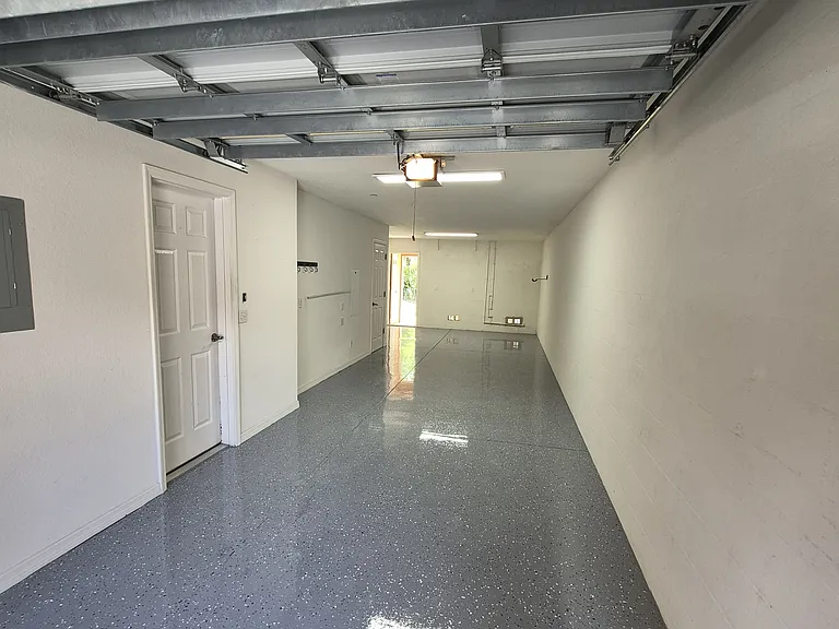 8666 Majestic Elm Ct — Photo 13