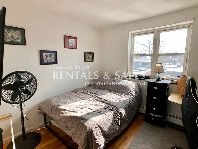 594 Centre St #5 — Photo 11