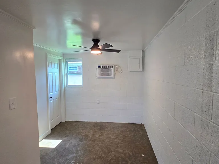 3204 Johnson St — Photo 5