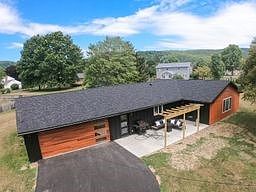 2nd image of 45 Algonquin Dr