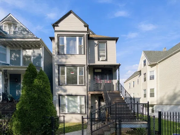 8938 S Exchange Ave, Chicago, IL 60617