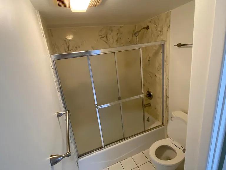 1760 N Alexandria Ave #1/2 — Photo 20