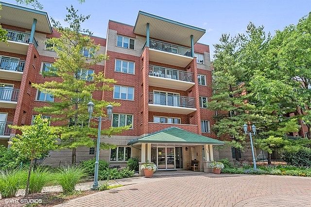 1st image of 3950 W Bryn Mawr Ave APT 405
