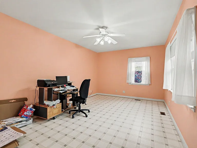 10 Piper Pl — Photo 18