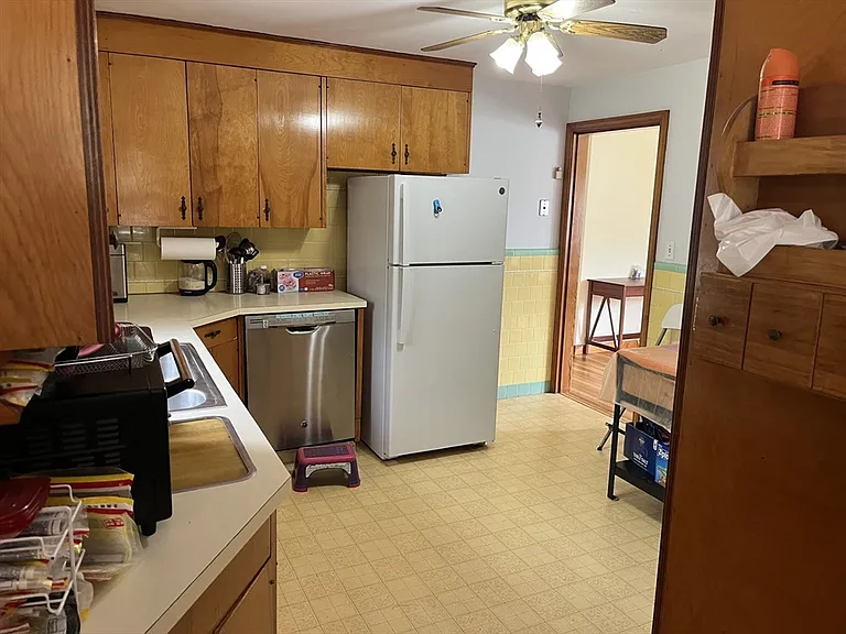 32 Harriet Ave — Photo 4