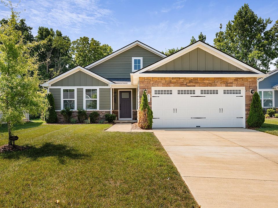 1st image of 813 Rae Dr