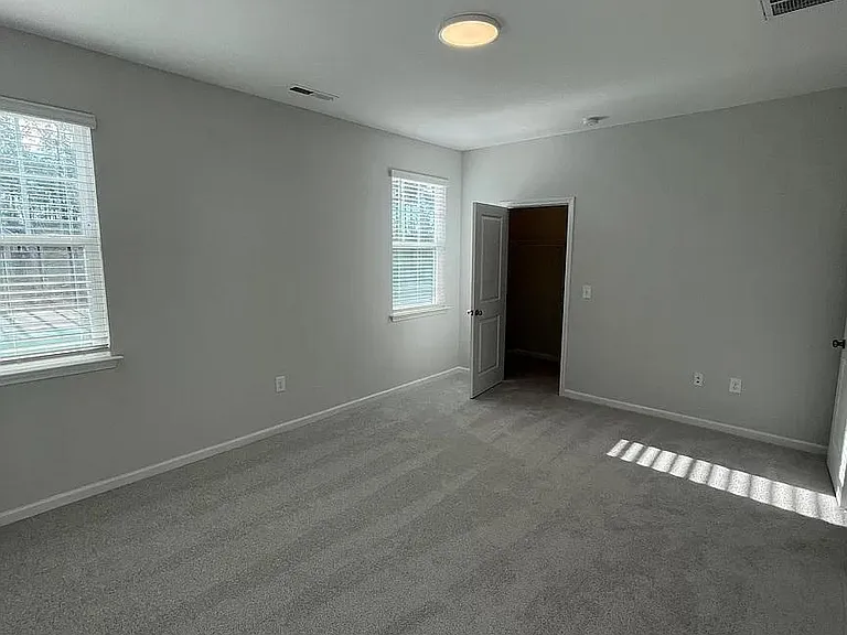 1049 Islip Pl — Photo 27