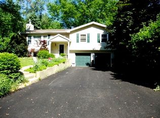 70 Ashlawn Ave, Oswego, IL 60543