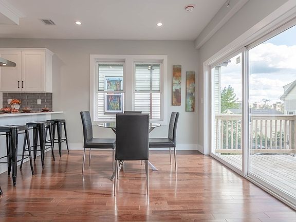 5th image of 71 Savin St #2