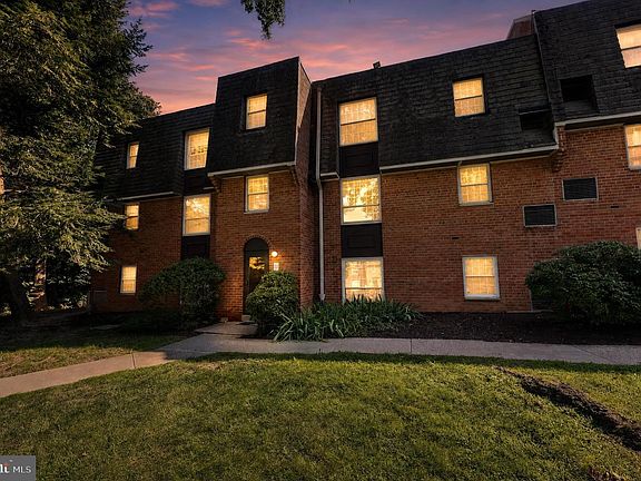 2nd image of 4000 Gypsy Ln #618F2