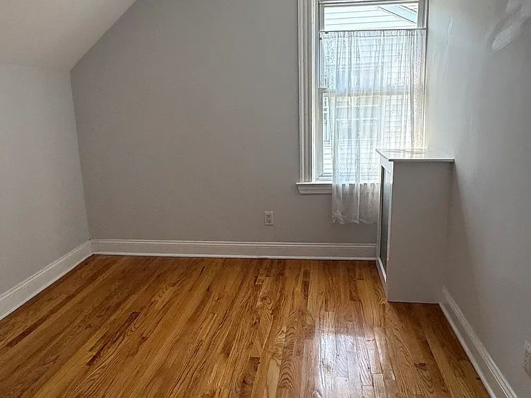 905 Grand Ave #4 — Photo 15