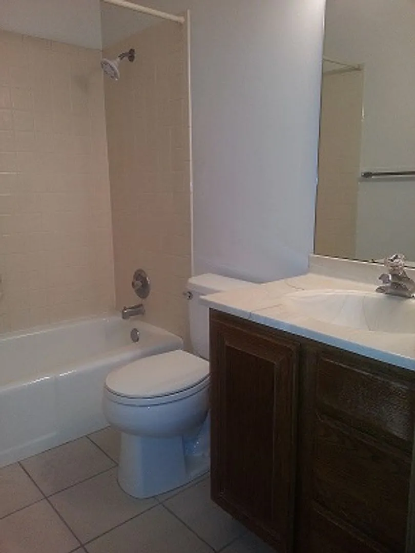 5125 Huntington Ave Apartments — Photo 4