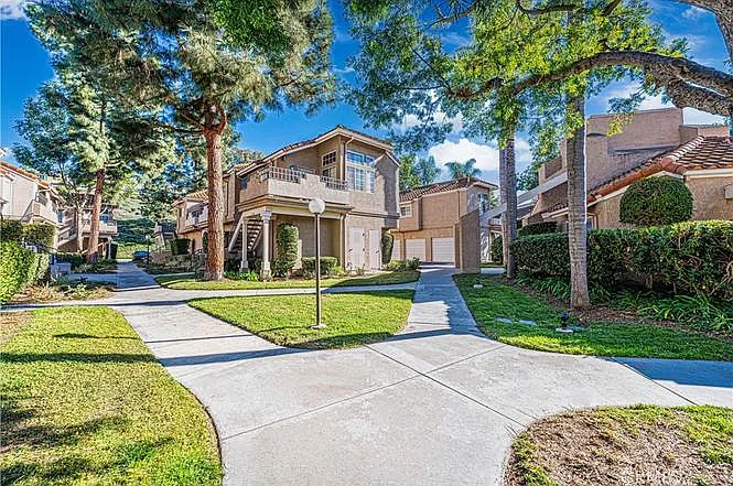 27281 Nicole Dr — Photo 43