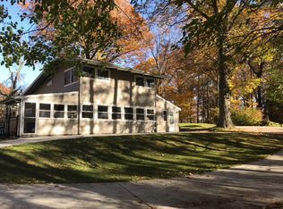 18091 Lovell Rd, Spring Lake, MI 49456