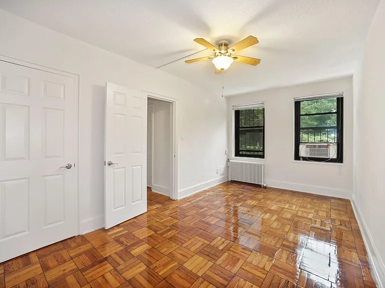 Rock Creek Gardens Apartments — Photo 17