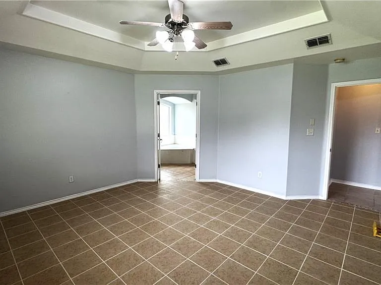3405 Santa Monica — Photo 19