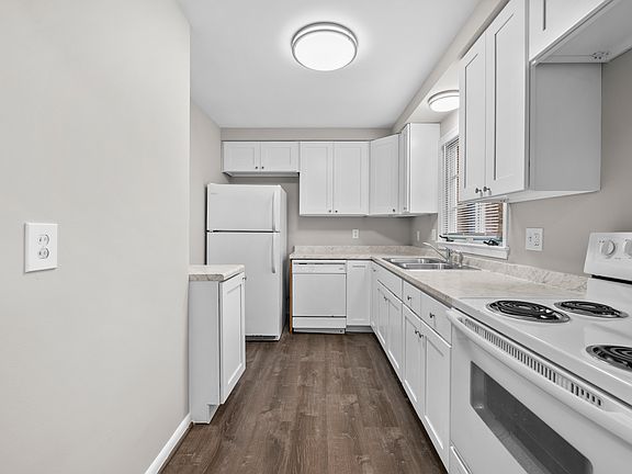 5th image of 17125 Saint Paul St #1