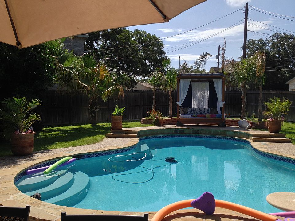 1st image of 11515 Cavendish Cir