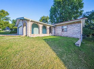 518 Beck Dr, Junction City, KS 66441
