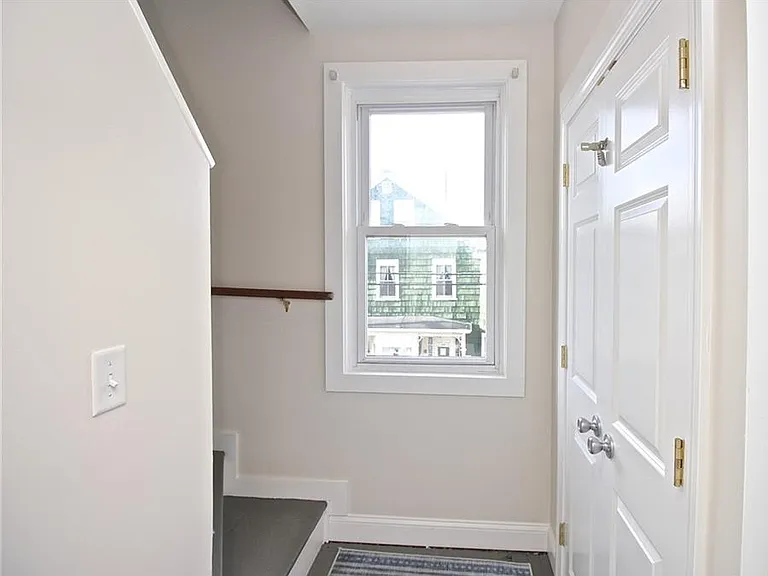 668 Thames St #2 — Photo 34
