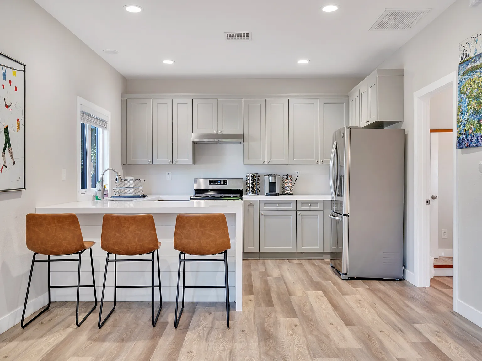 2 bed, 650 sqft, $2,650 — Photo 3